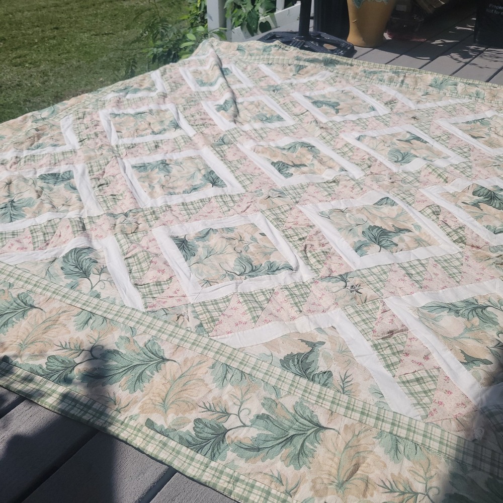 Vintage Quilt Bedspread Floral Green Beige 84x96 Farmhouse Patchwork Plaid